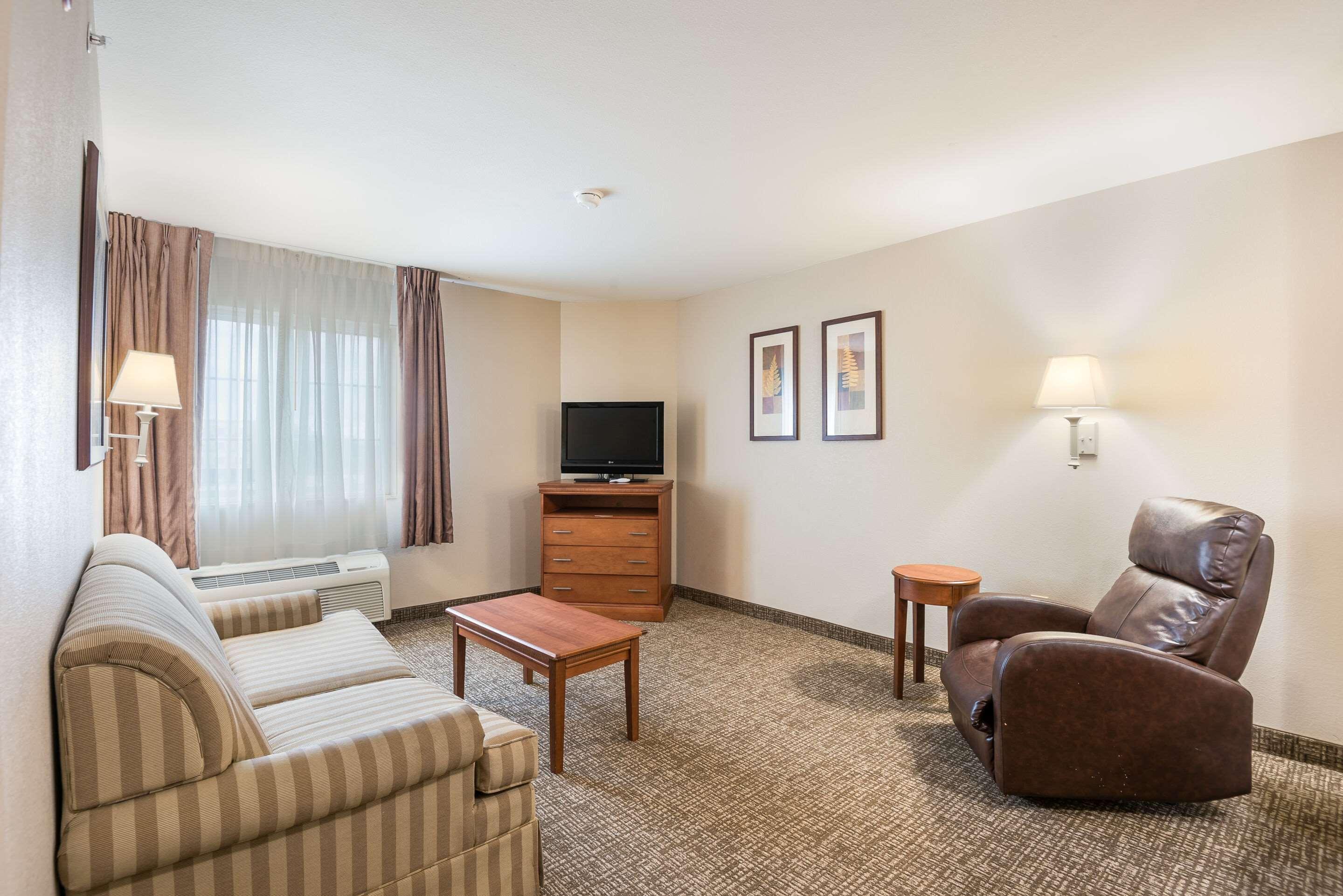 Suburban Extended Stay Hotel Waterloo - Cedar Falls - Cedar Valley Экстерьер фото