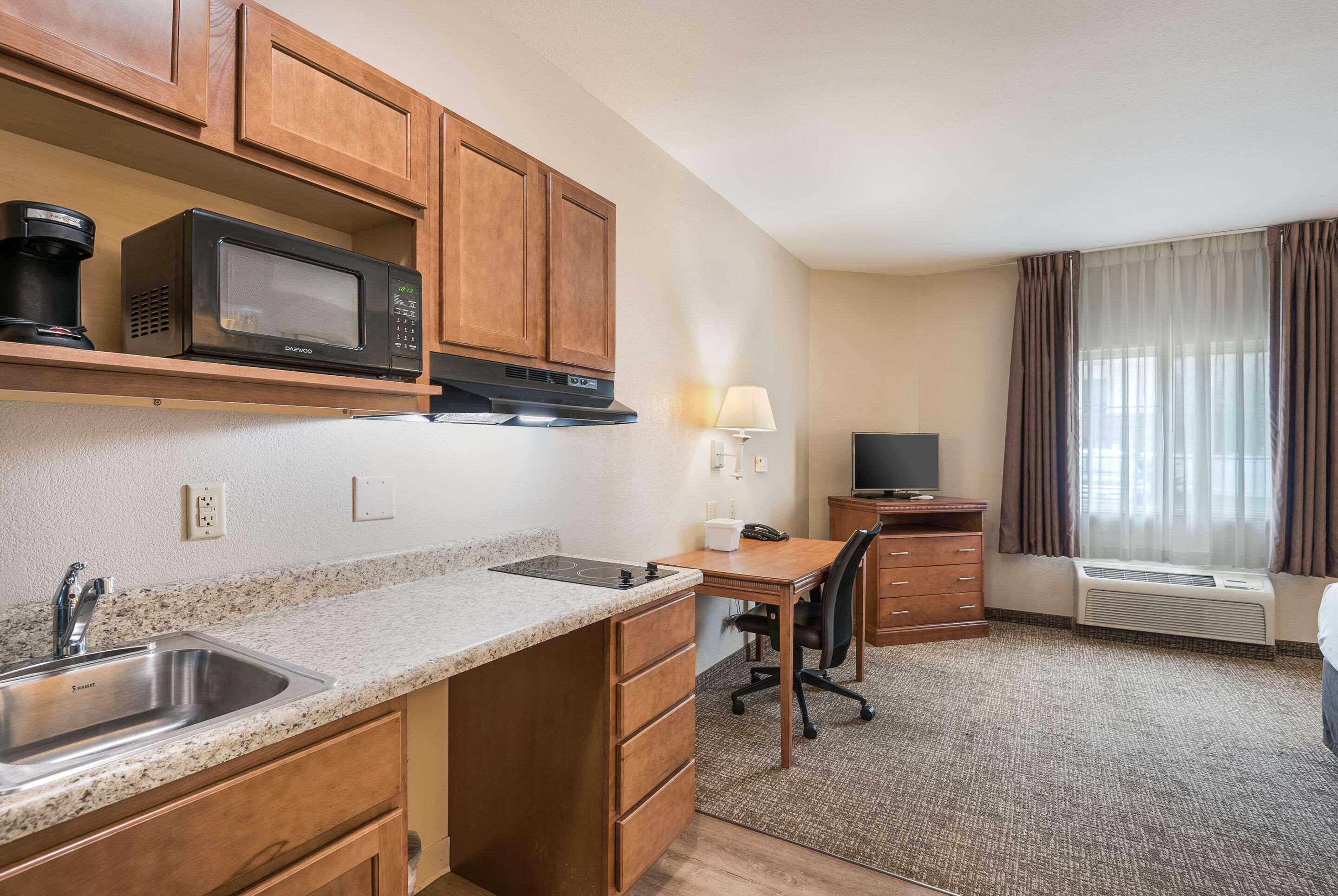 Suburban Extended Stay Hotel Waterloo - Cedar Falls - Cedar Valley Экстерьер фото