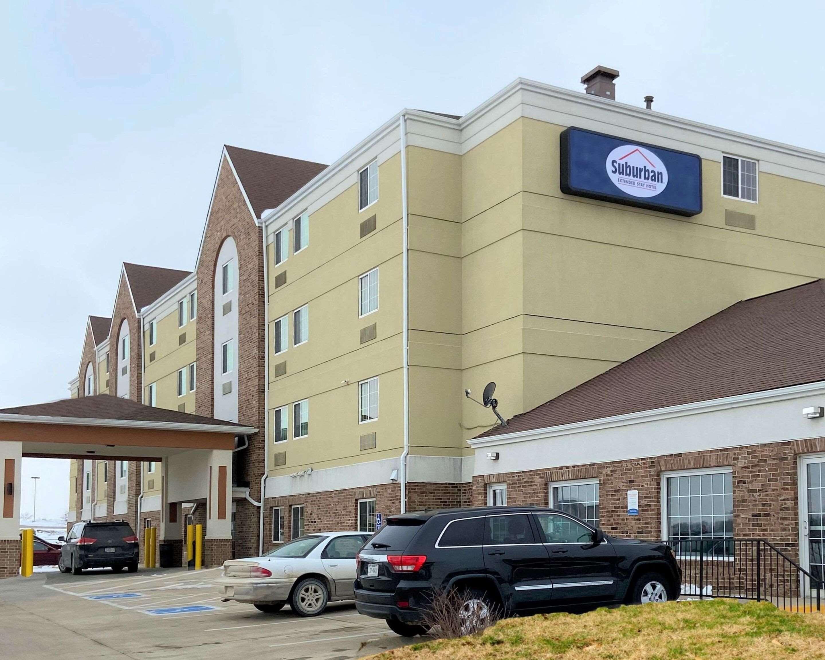 Suburban Extended Stay Hotel Waterloo - Cedar Falls - Cedar Valley Экстерьер фото