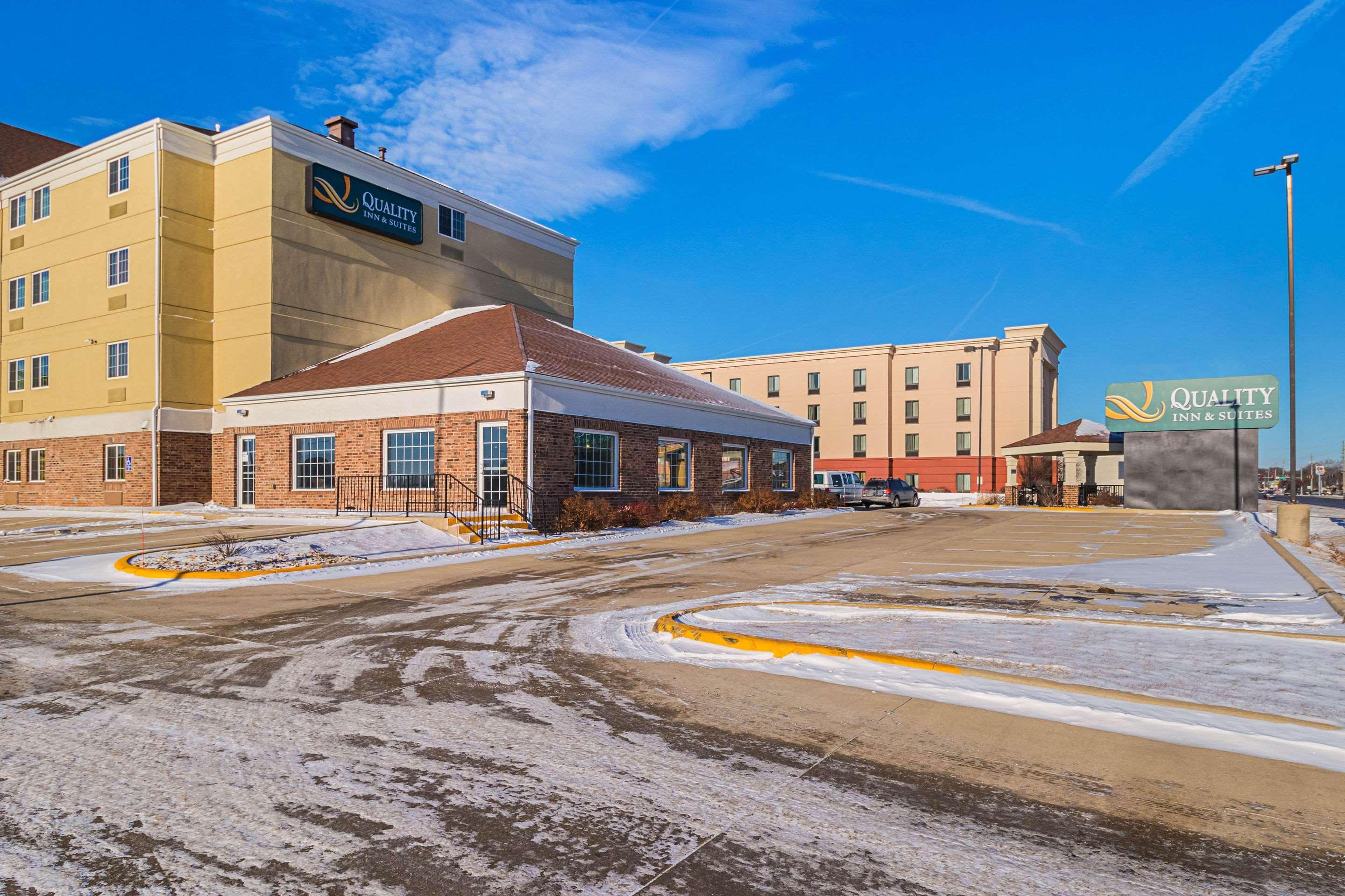 Suburban Extended Stay Hotel Waterloo - Cedar Falls - Cedar Valley Экстерьер фото