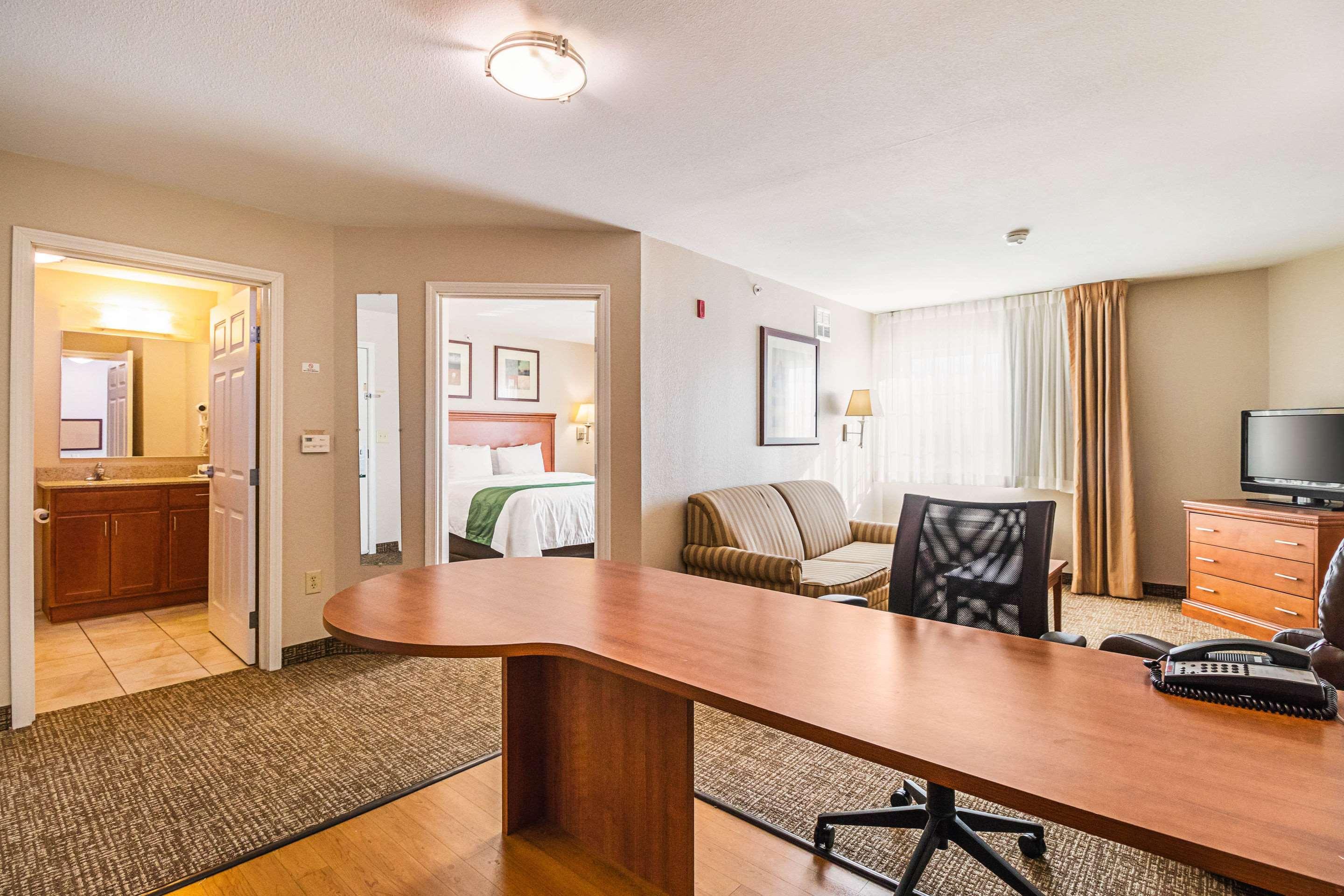 Suburban Extended Stay Hotel Waterloo - Cedar Falls - Cedar Valley Экстерьер фото