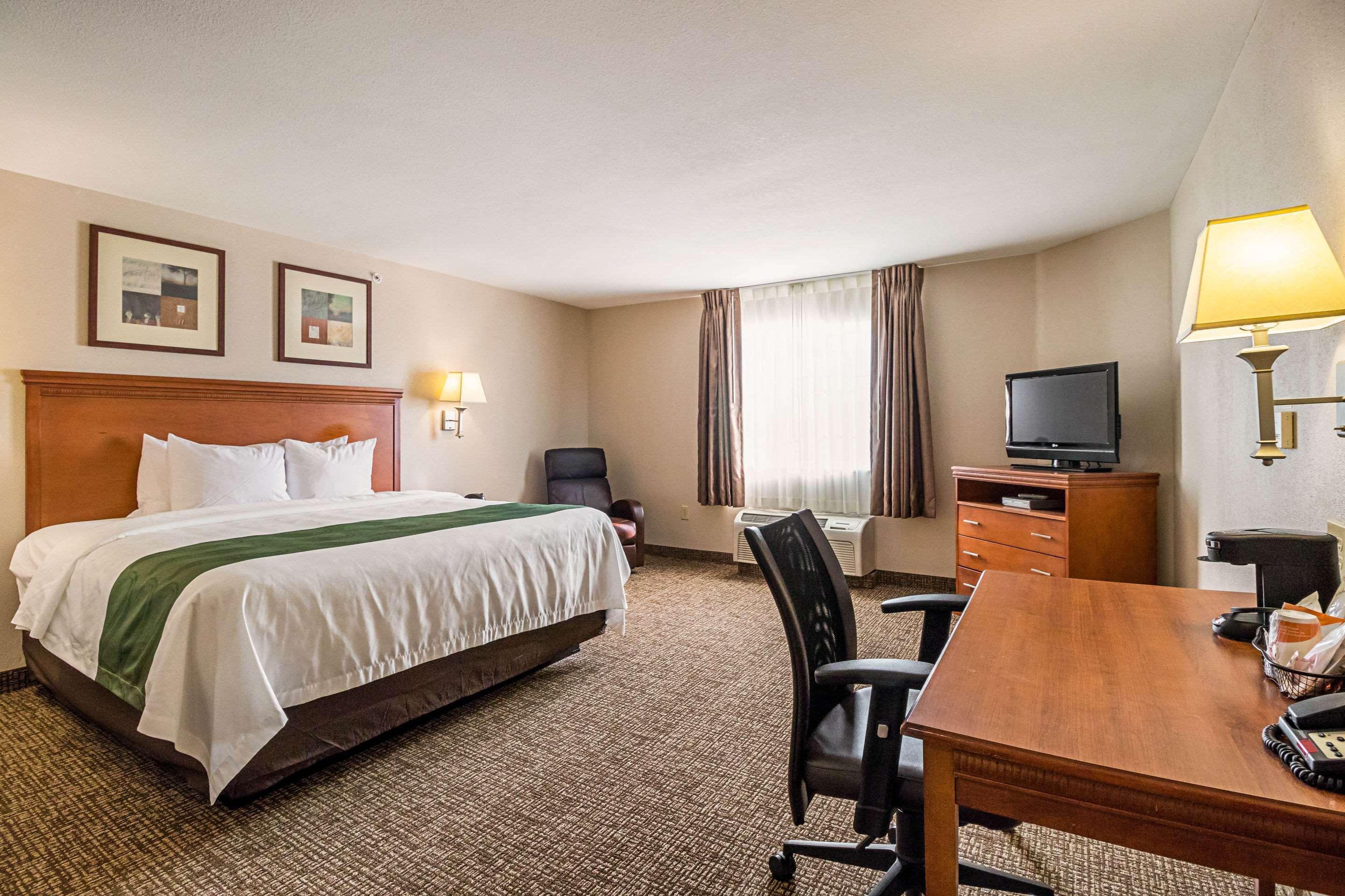 Suburban Extended Stay Hotel Waterloo - Cedar Falls - Cedar Valley Экстерьер фото